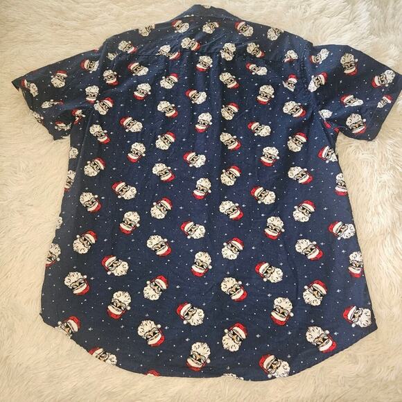 2/$30 Denim & Flower Ricky Singh Short-sleeved Button-down Santa Shirt Size L - Picture 9 of 9